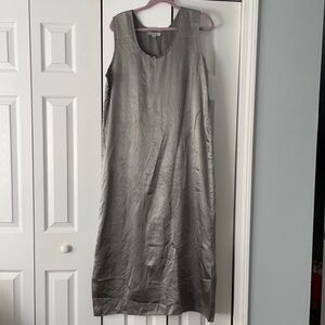 Hanna for La Journee Shiny Metallic Crinkle Sleeveless Shell Slip Dress